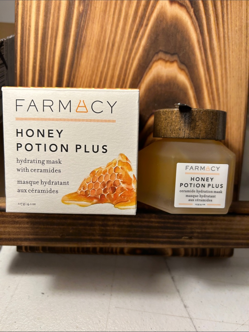 Farmacy Honey Potion Plus Hydrating Mask - white, gold, brown